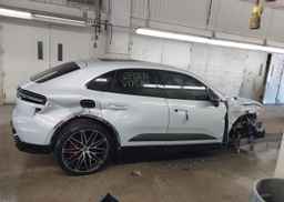 2025 PORSCHE MACAN TURBO