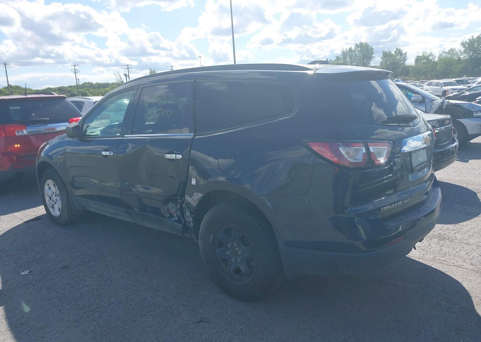 2017 CHEVROLET TRAVERSE LS