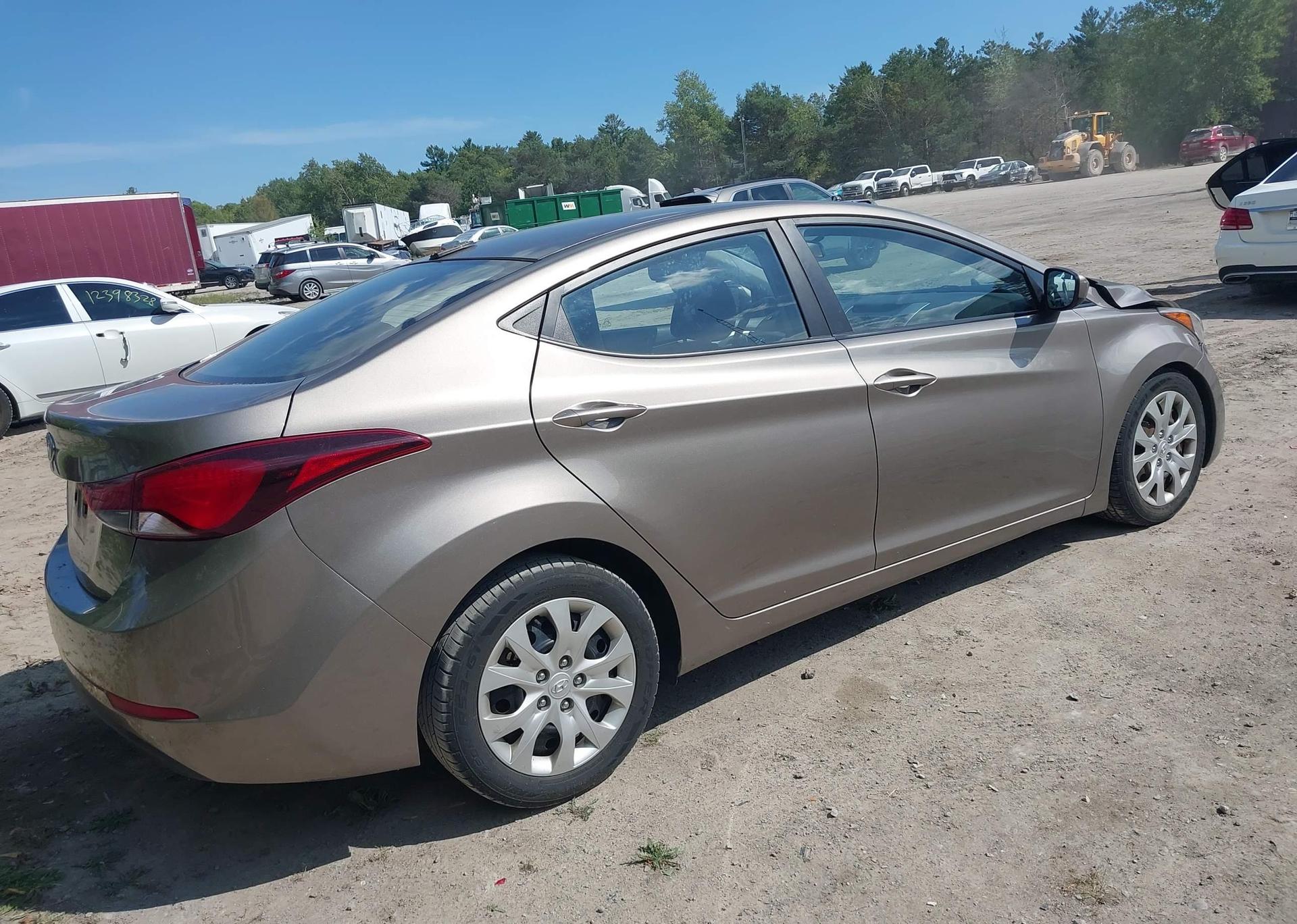 2016 HYUNDAI ELANTRA SE