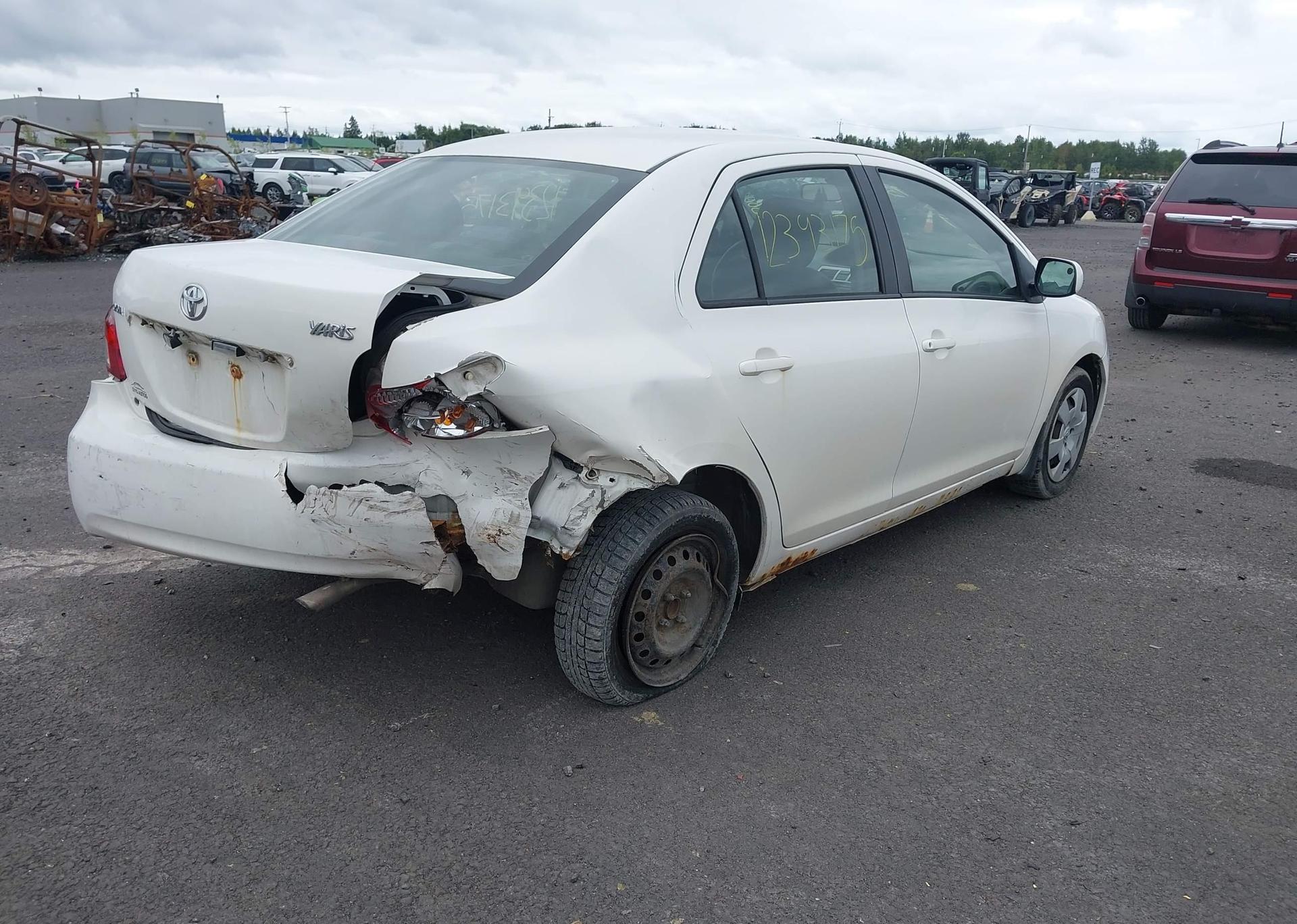 2011 TOYOTA YARIS