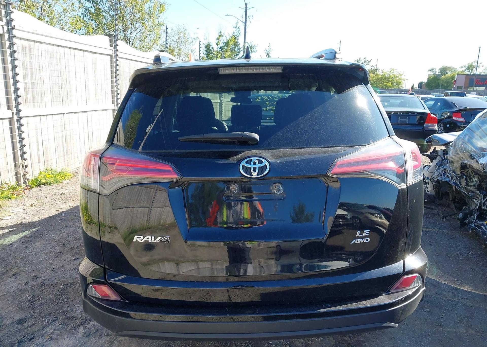 2018 TOYOTA RAV4 LE