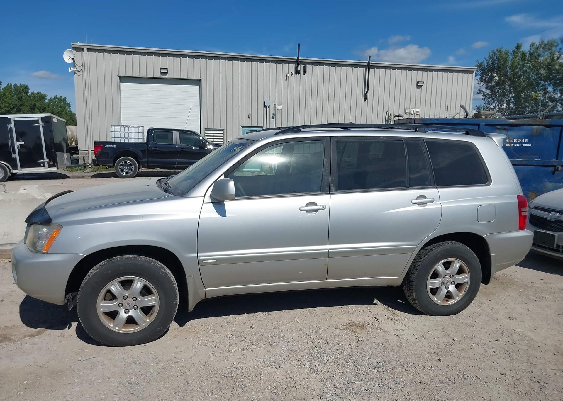 2003 TOYOTA GRAND HIGHLANDER