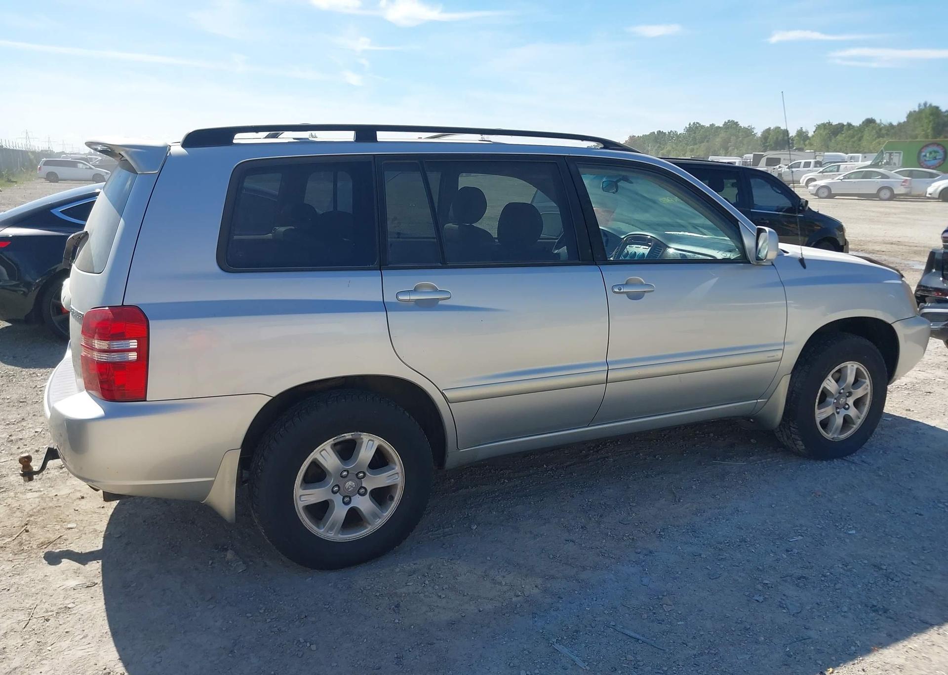 2003 TOYOTA GRAND HIGHLANDER