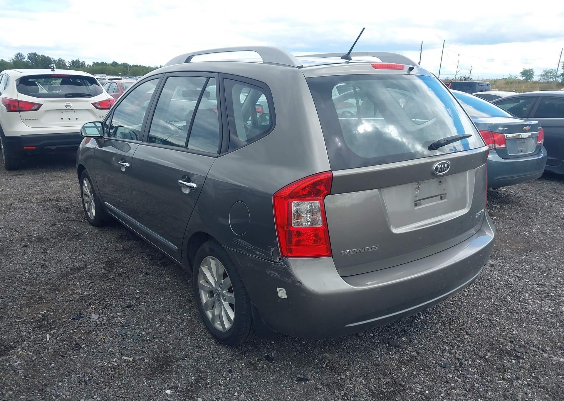 2012 KIA RONDO EX-V6