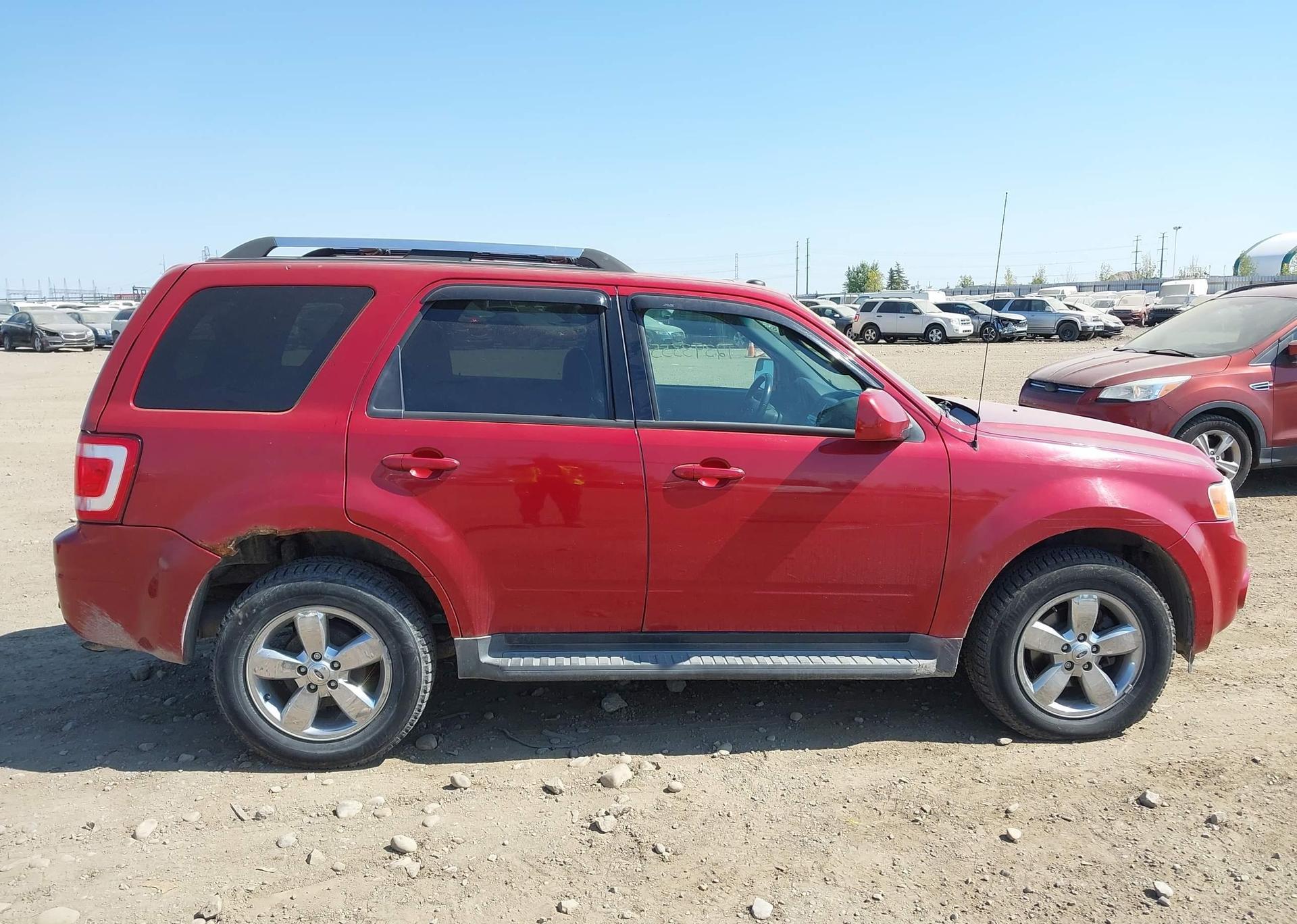 2010 FORD ESCAPE LIMITED