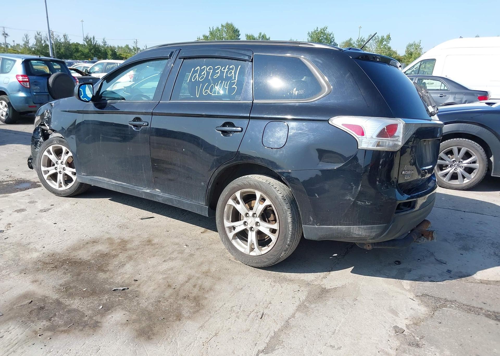 2014 MITSUBISHI OUTLANDER ES