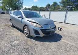 2011 MAZDA 3 I