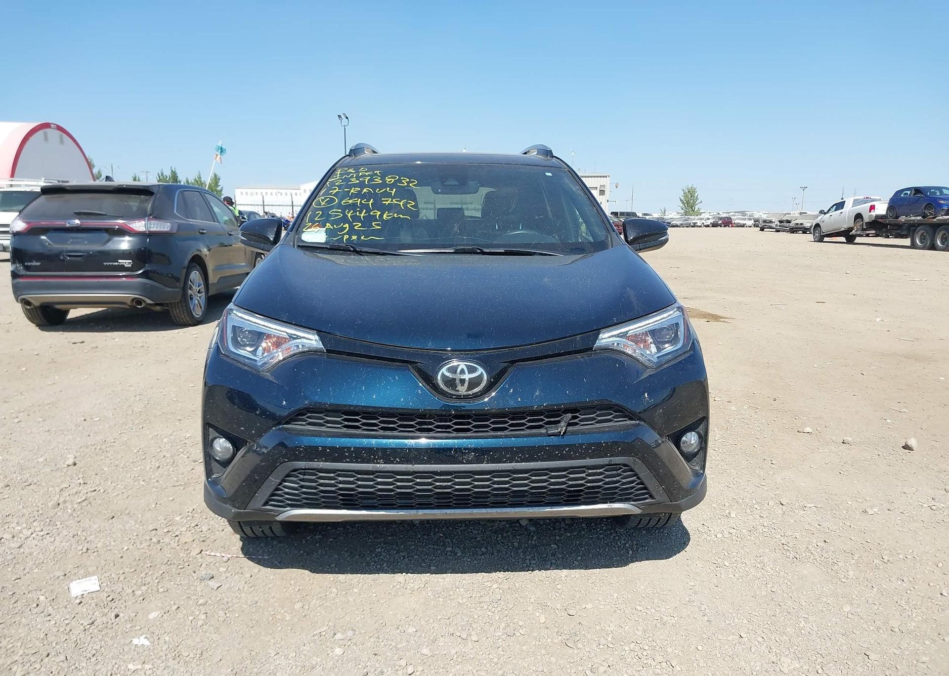 2017 TOYOTA RAV4 SE