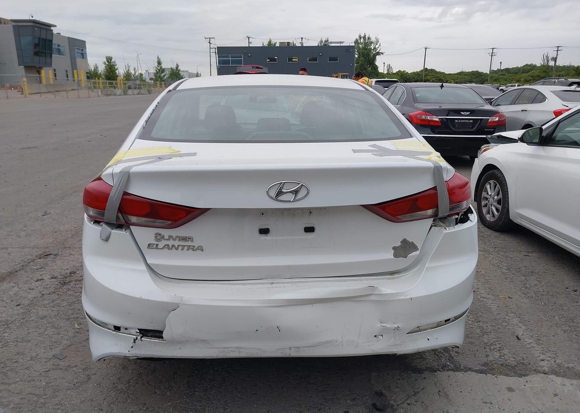 2017 HYUNDAI elantra se