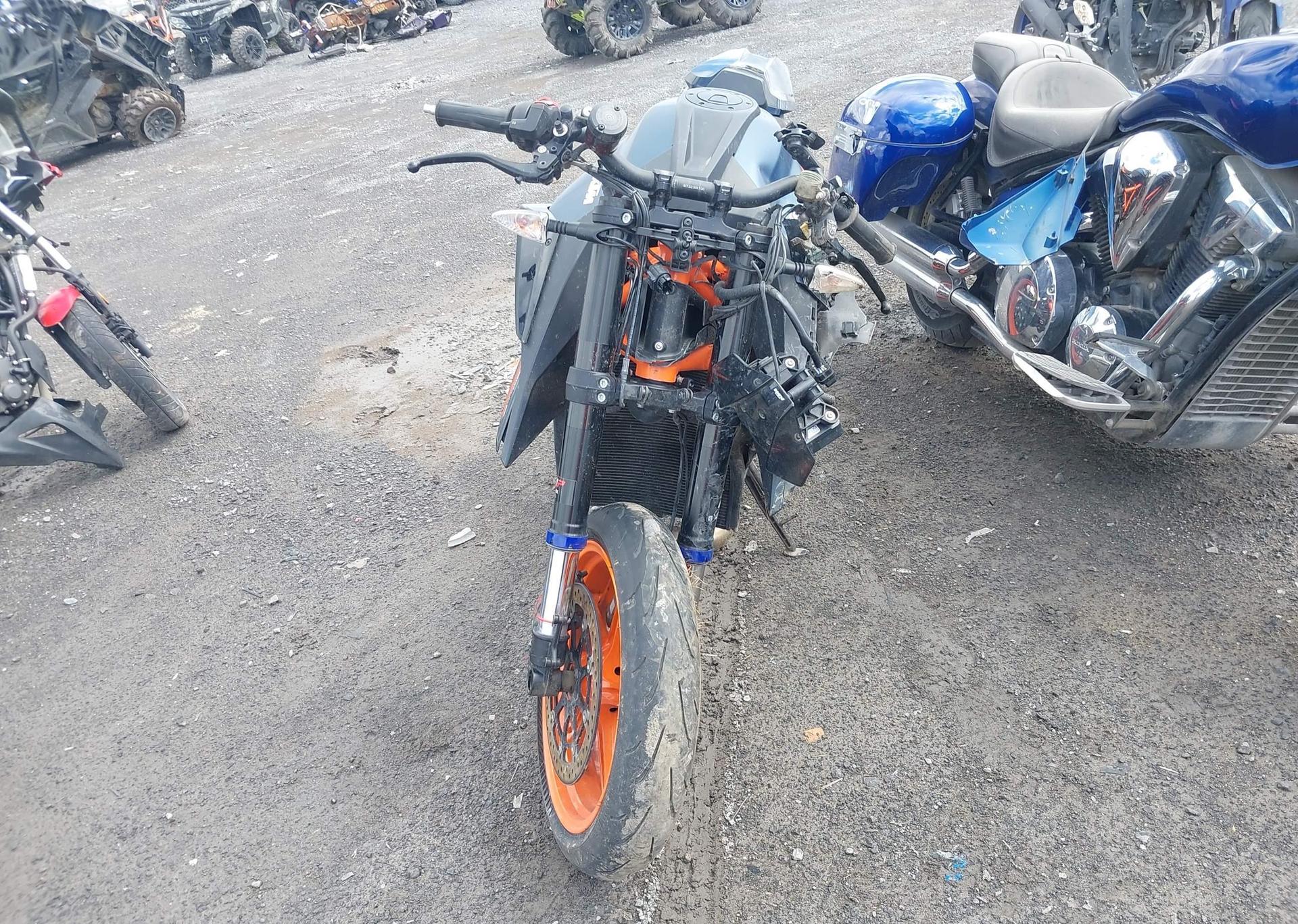 2023 KTM 1290 SUPER DUKE R