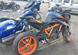 2023 KTM 1290 SUPER DUKE R