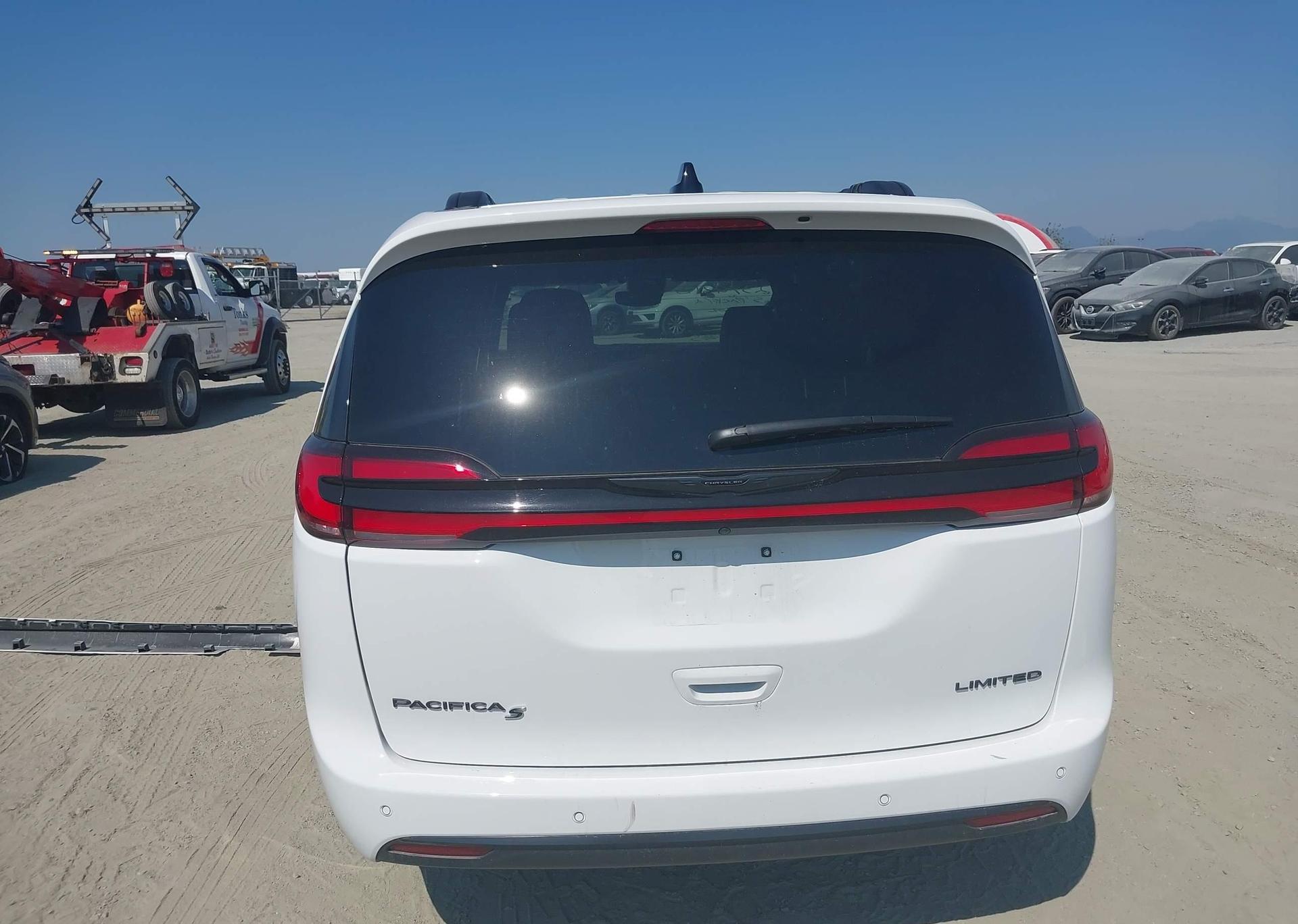 2025 CHRYSLER PACIFICA LIMITED