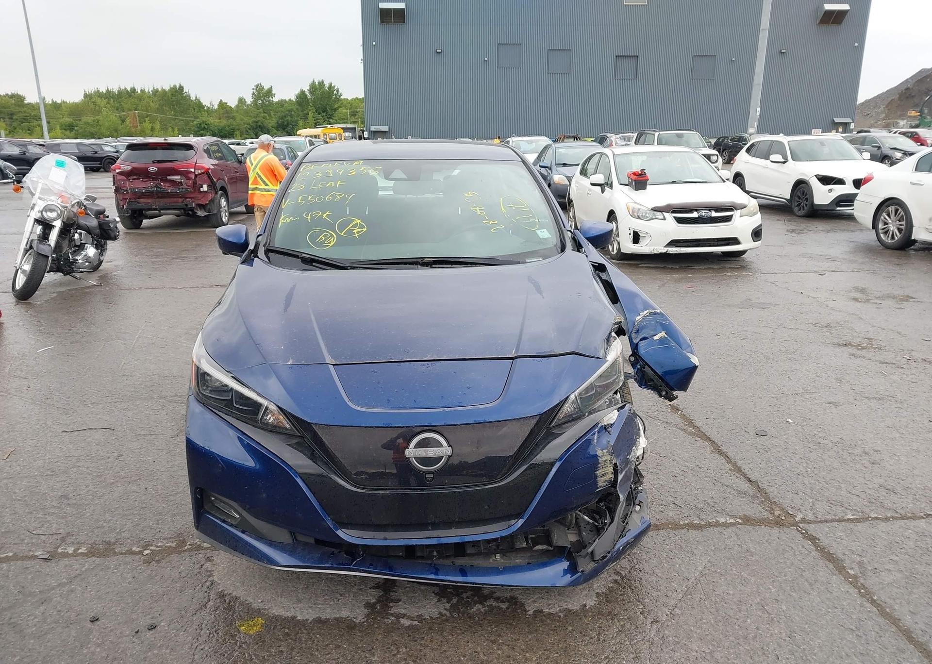 2023 NISSAN LEAF SV
