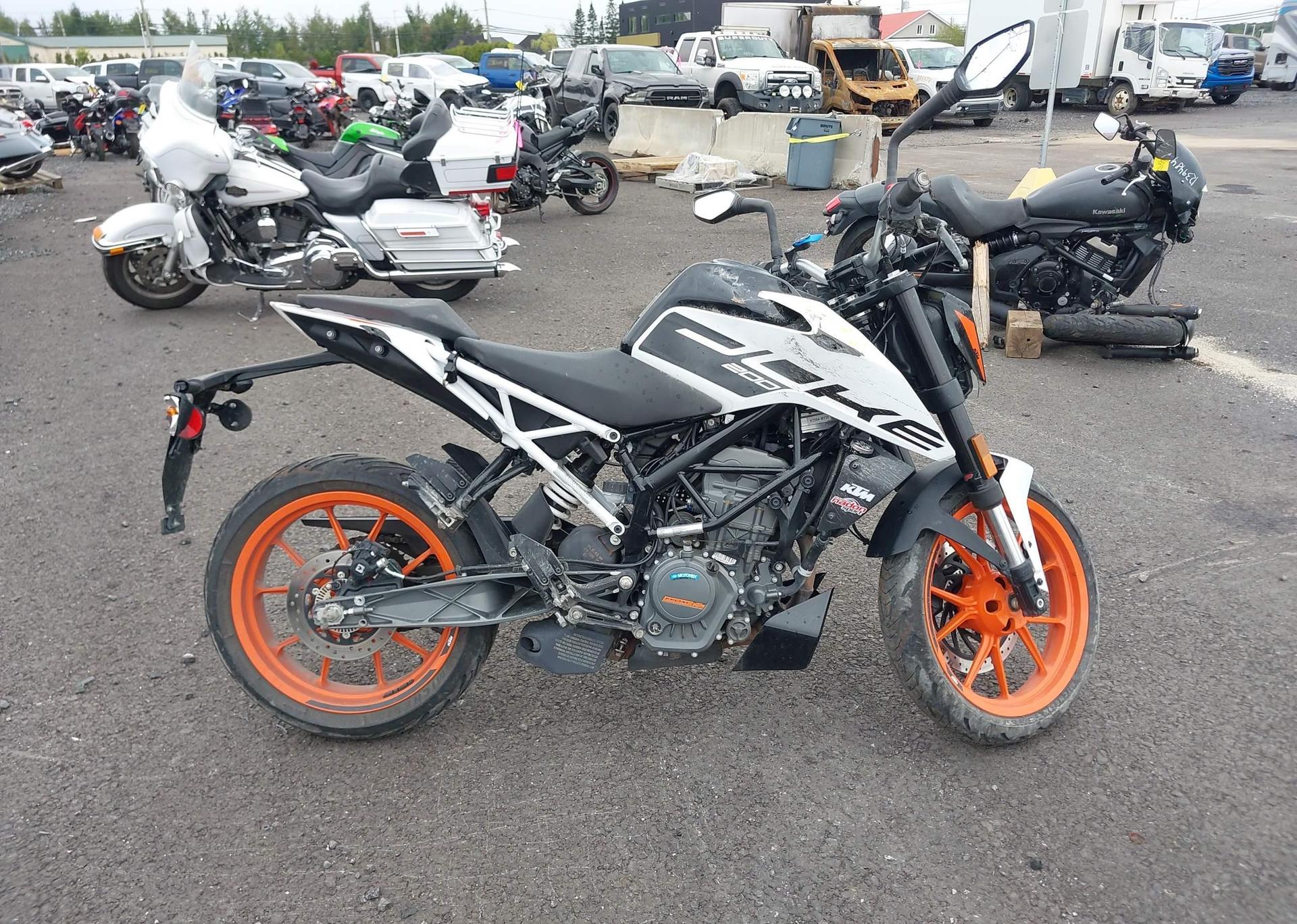2021 KTM 200 DUKE