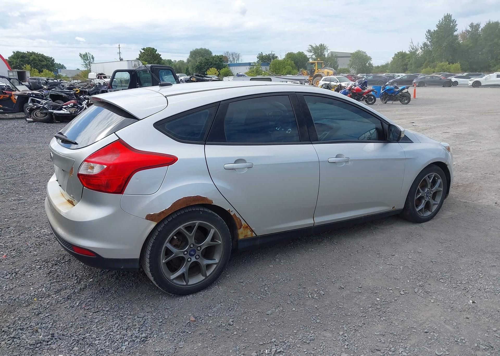 2013 FORD FOCUS SE