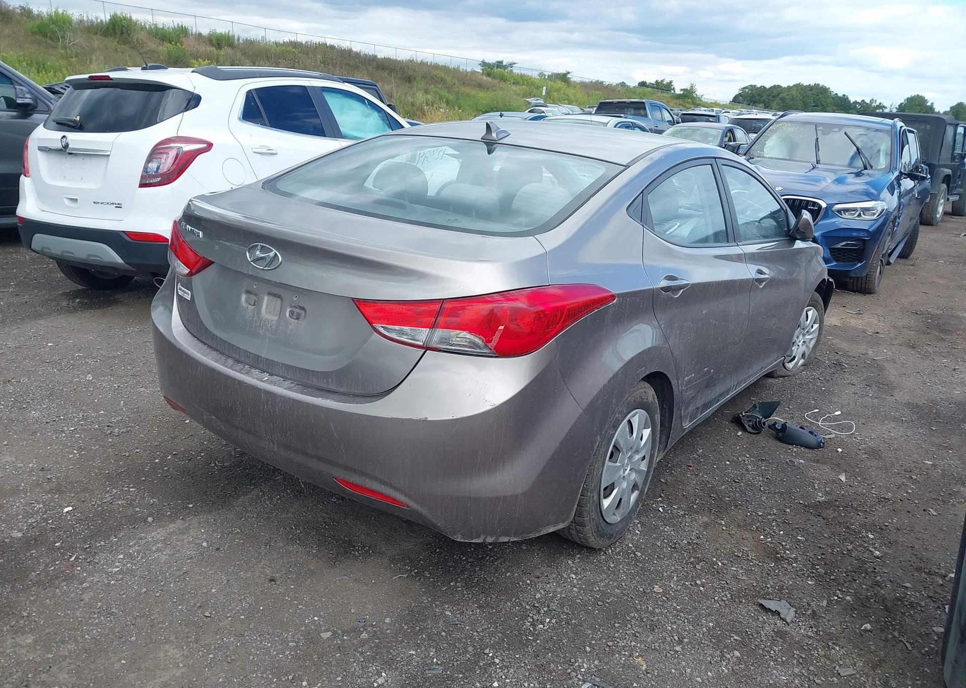 2013 HYUNDAI ELANTRA GL