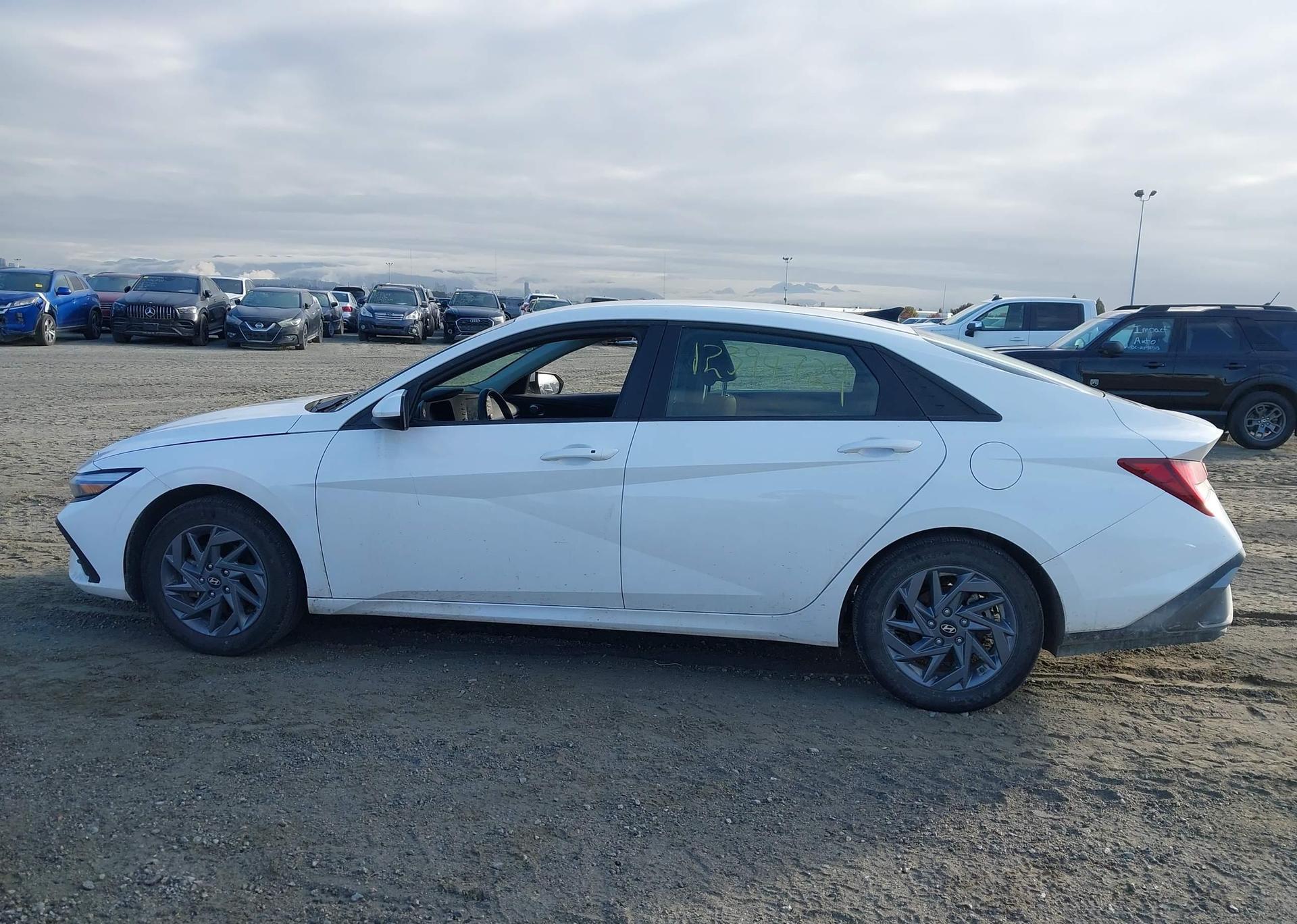 2024 HYUNDAI ELANTRA SEL