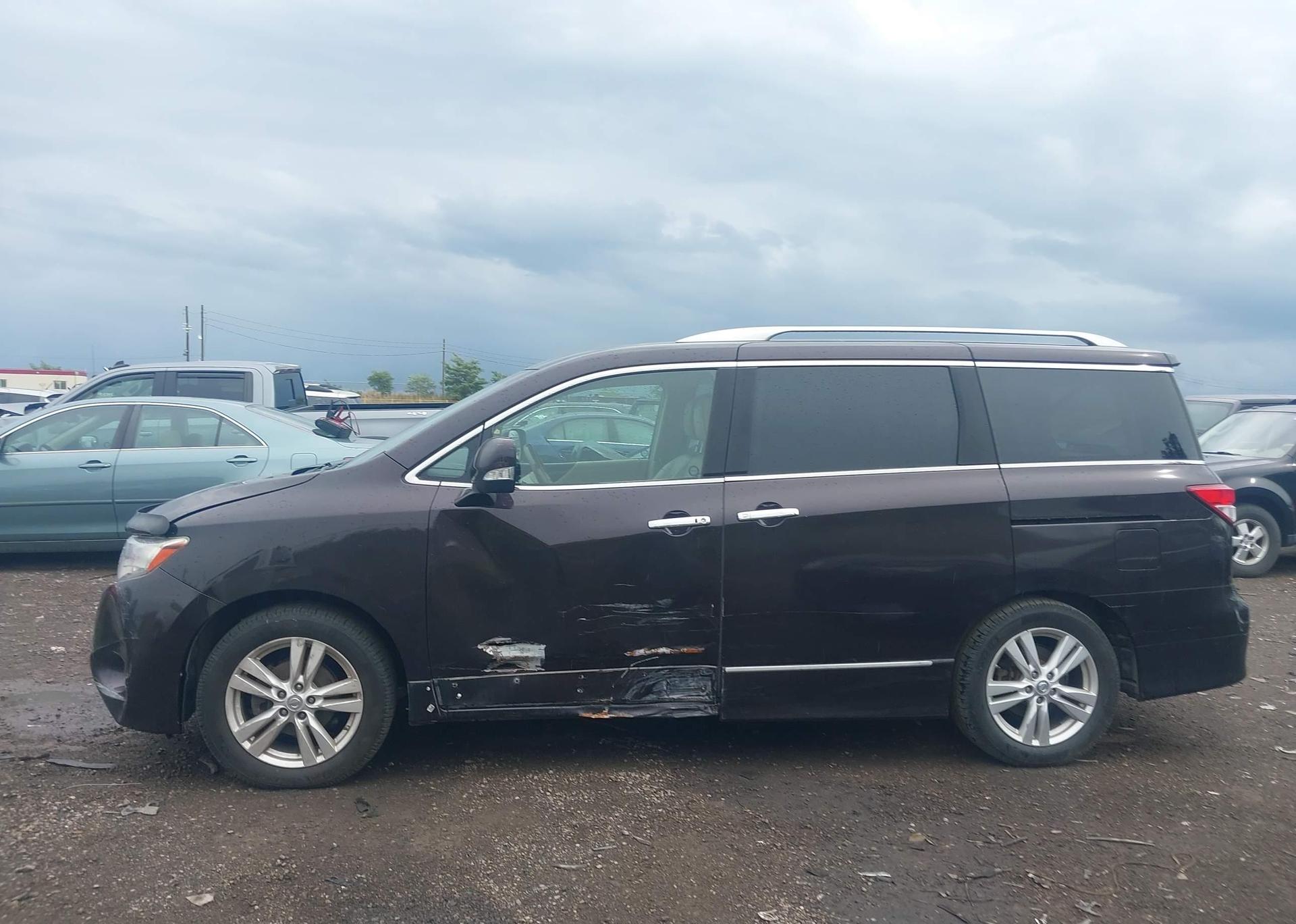 2011 NISSAN QUEST LE