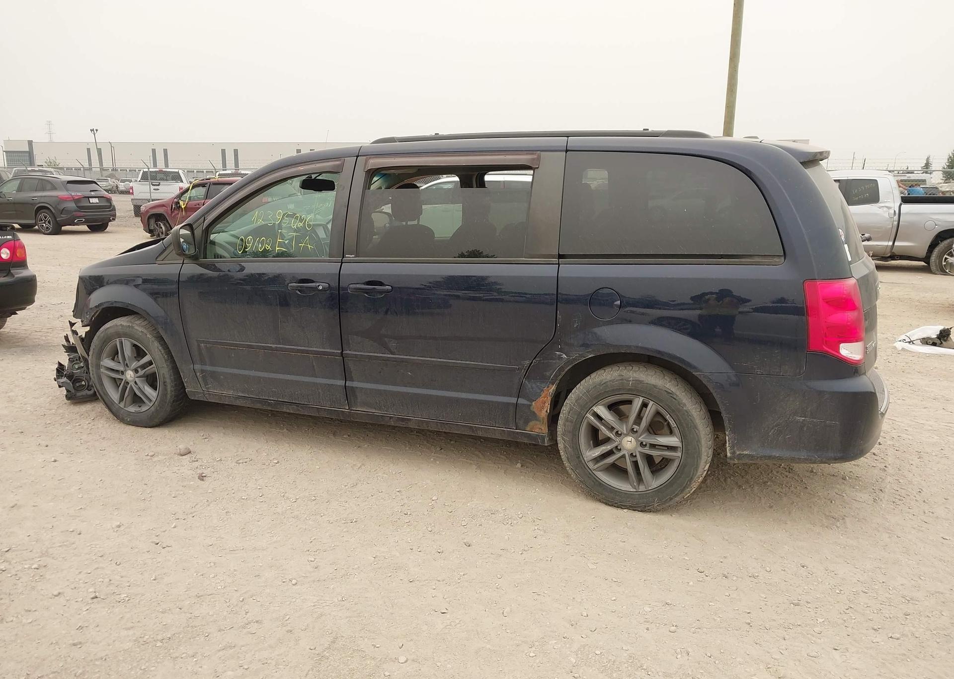 2013 DODGE GRAND CARAVAN SE