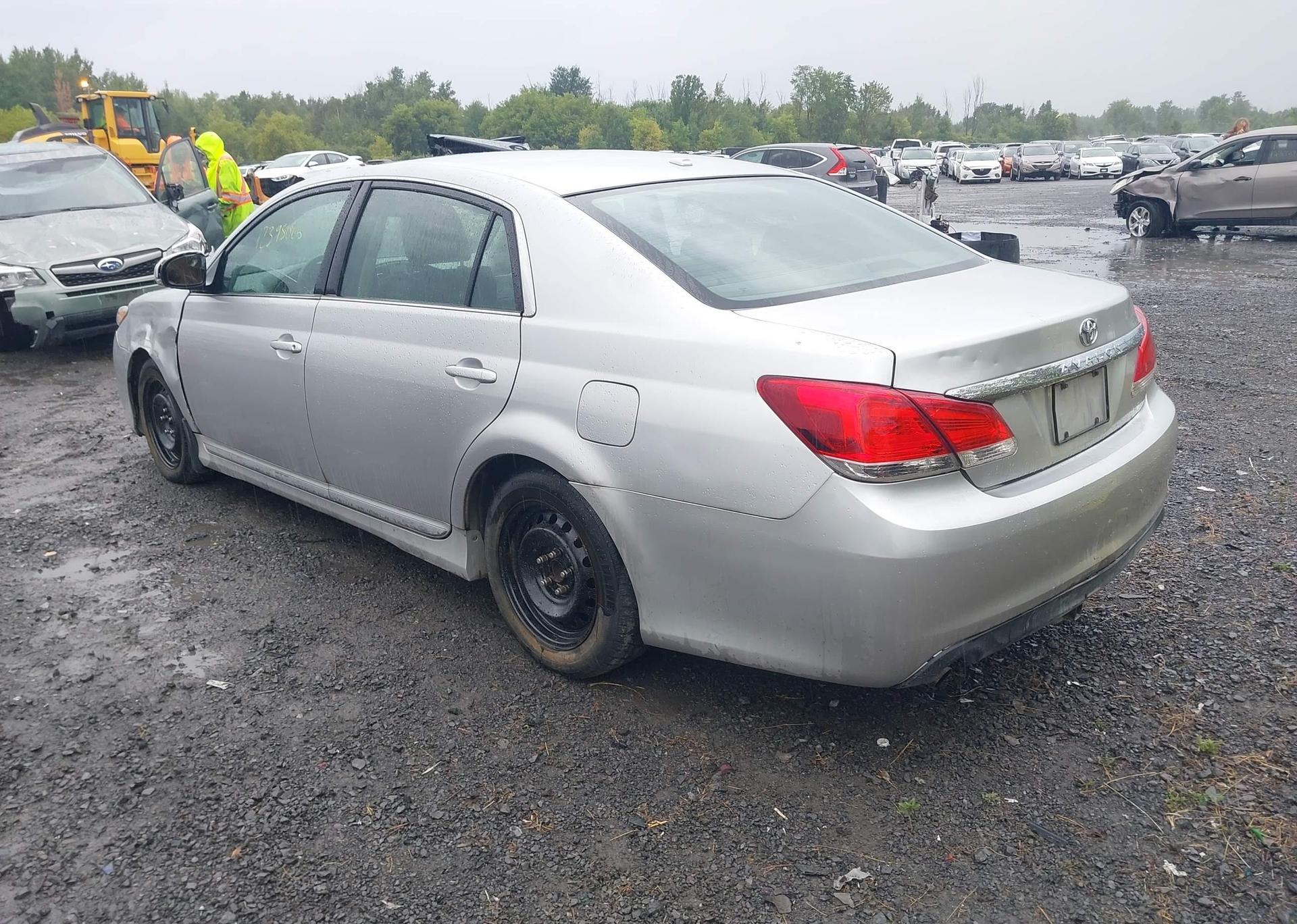 2011 TOYOTA AVALON XLS