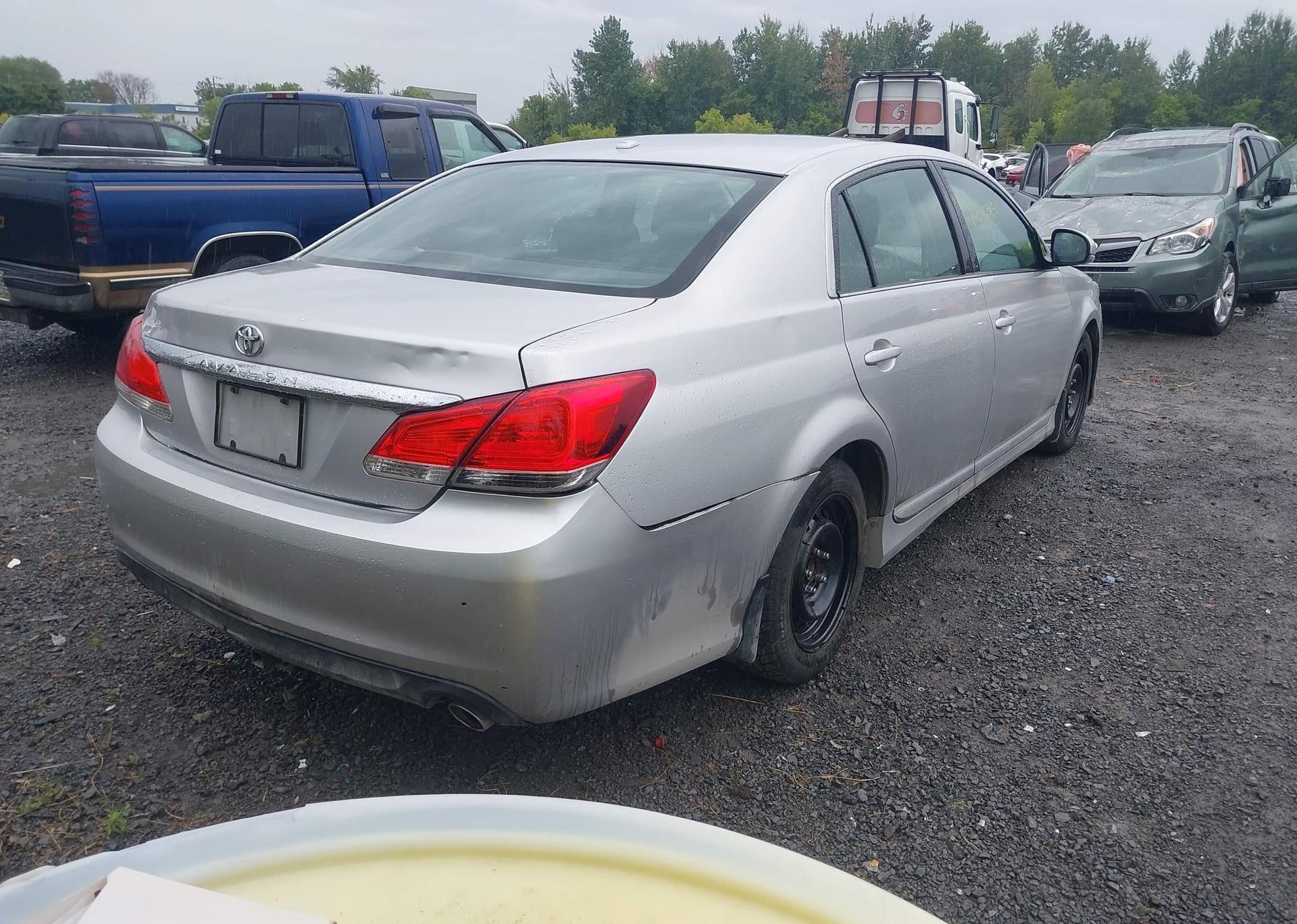 2011 TOYOTA AVALON XLS