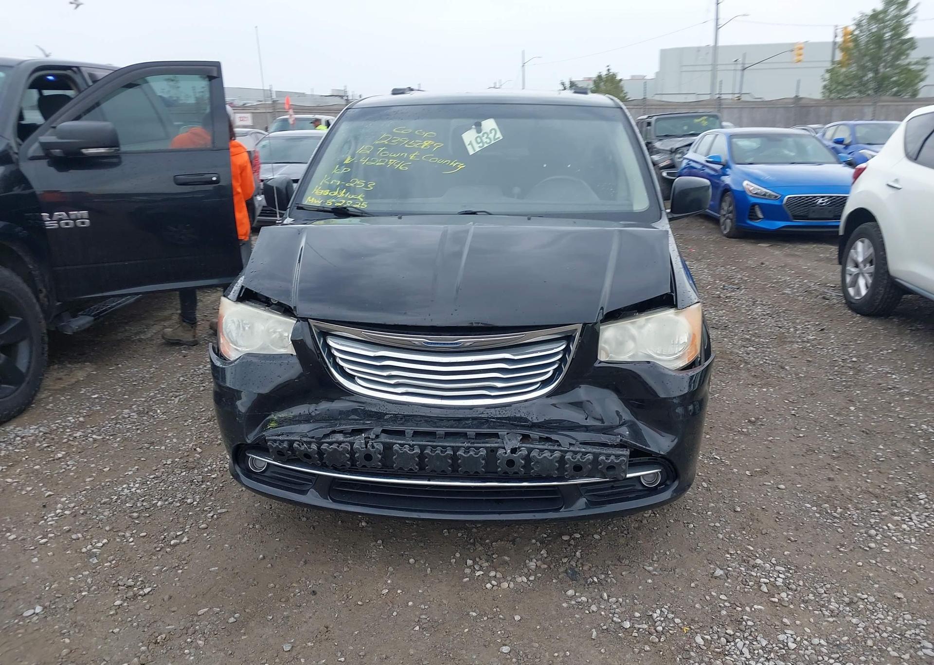 2012 CHRYSLER TOWN & COUNTRY TOURING