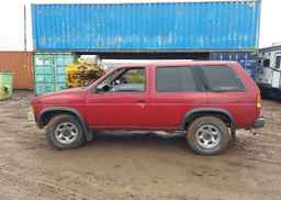 1994 NISSAN PATHFINDER LE
