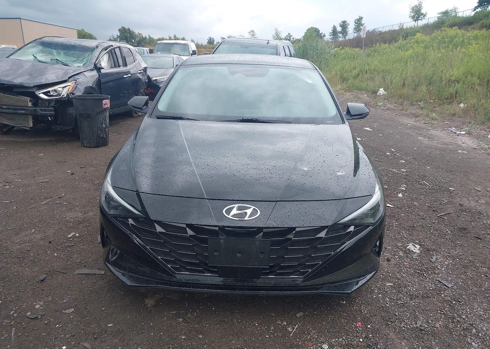 2023 HYUNDAI ELANTRA LUXURY IVT