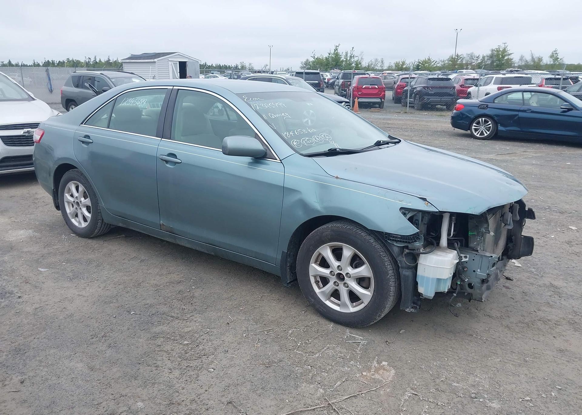 2011 TOYOTA CAMRY LE
