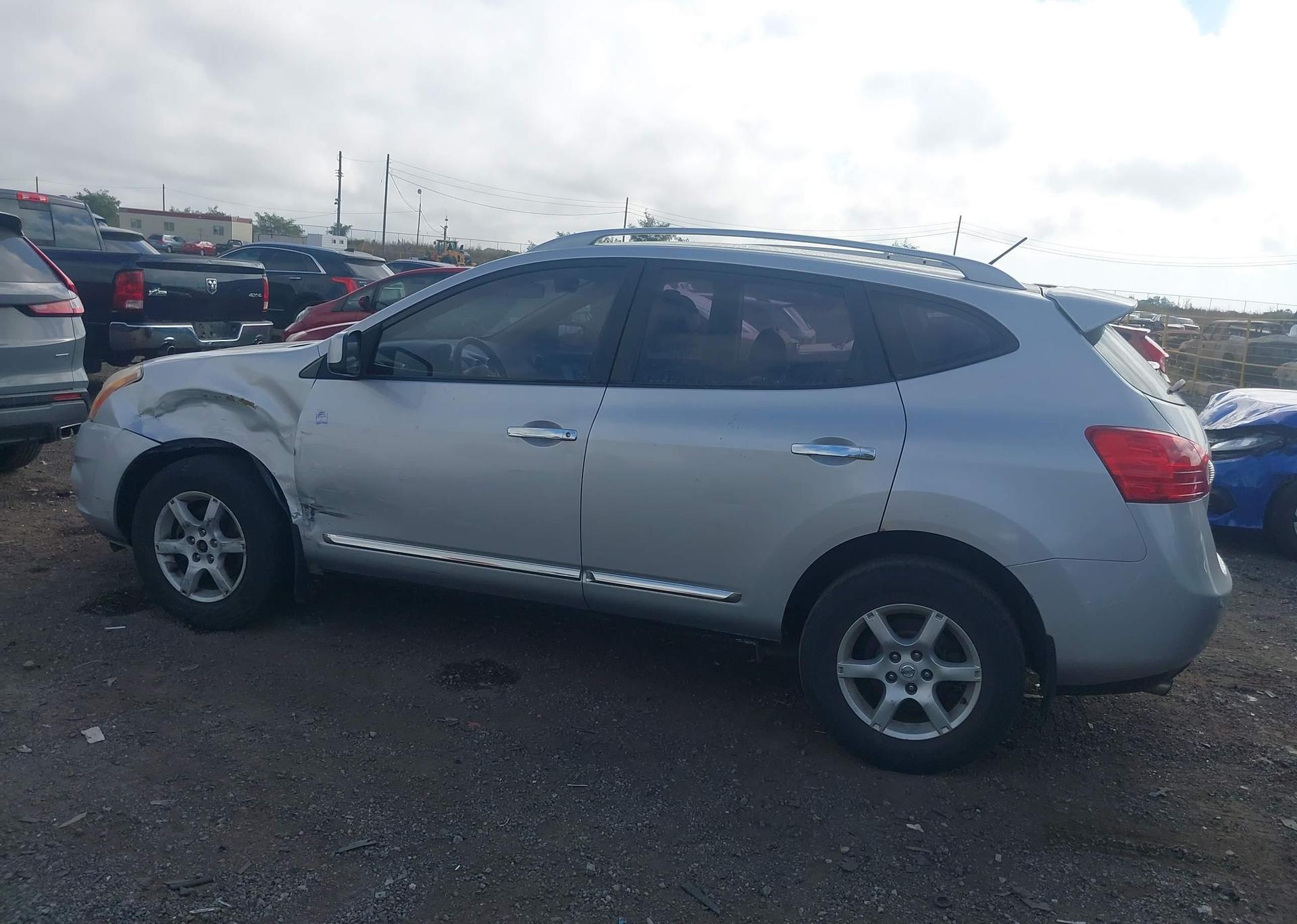 2012 NISSAN ROGUE S