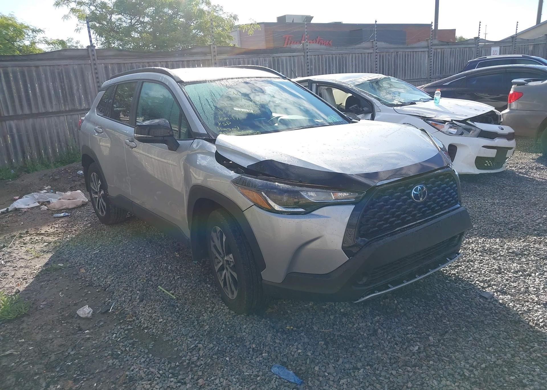 2025 TOYOTA COROLLA CROSS LE