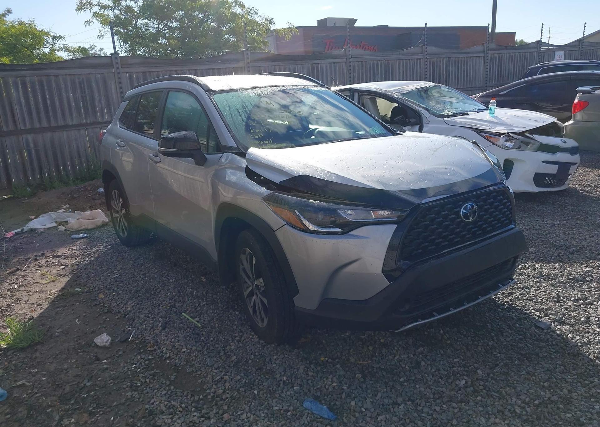 2025 TOYOTA COROLLA CROSS LE
