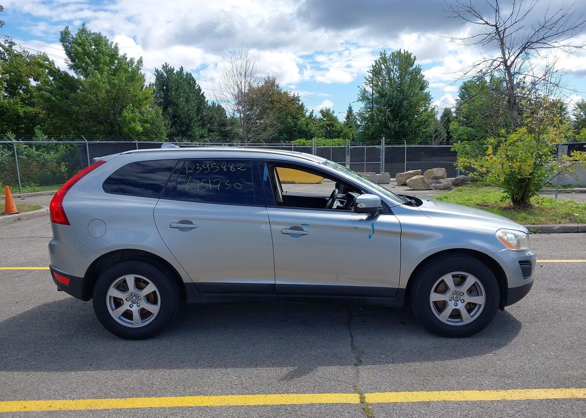 2011 VOLVO XC60 3.2