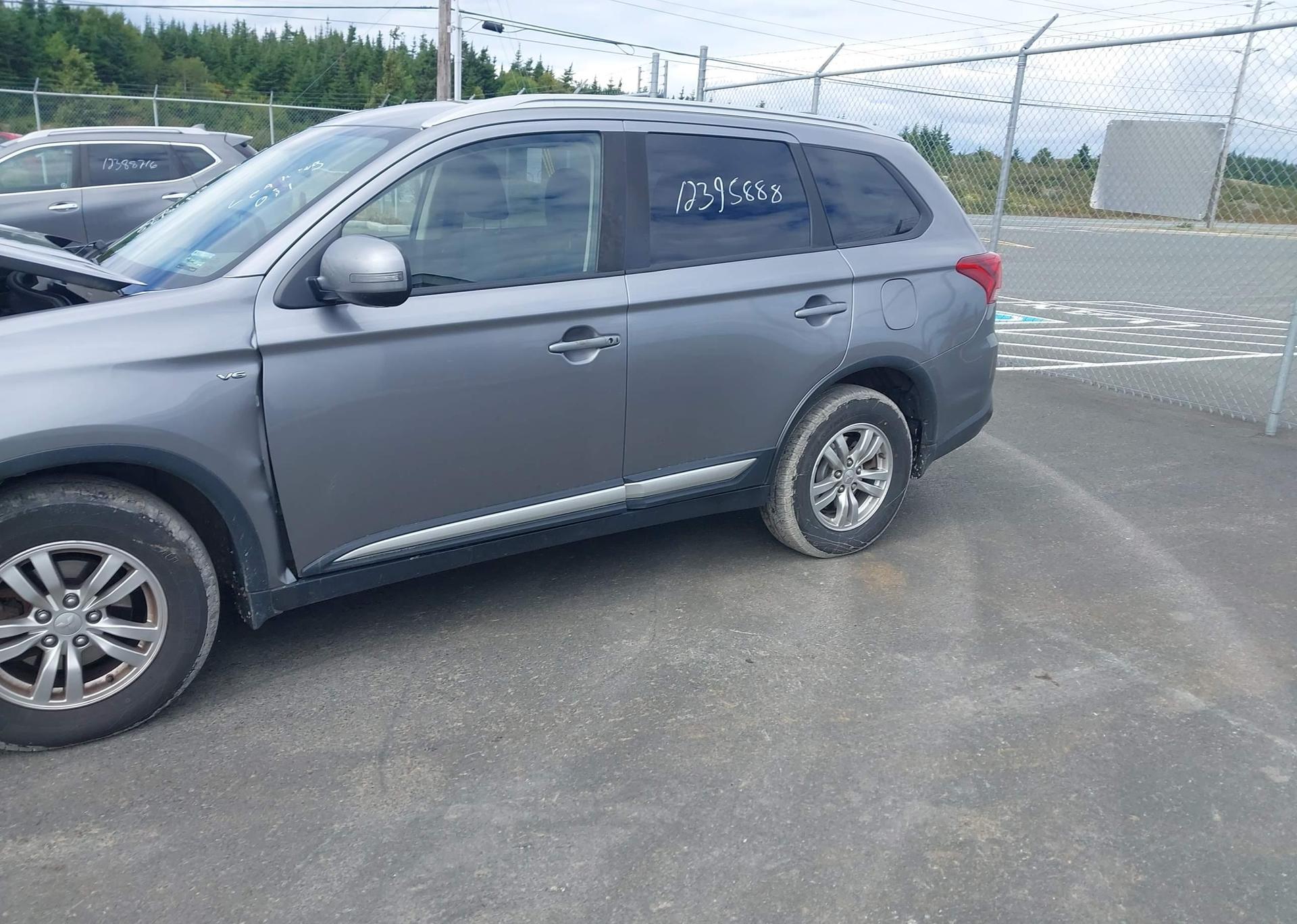 2019 MITSUBISHI OUTLANDER SE