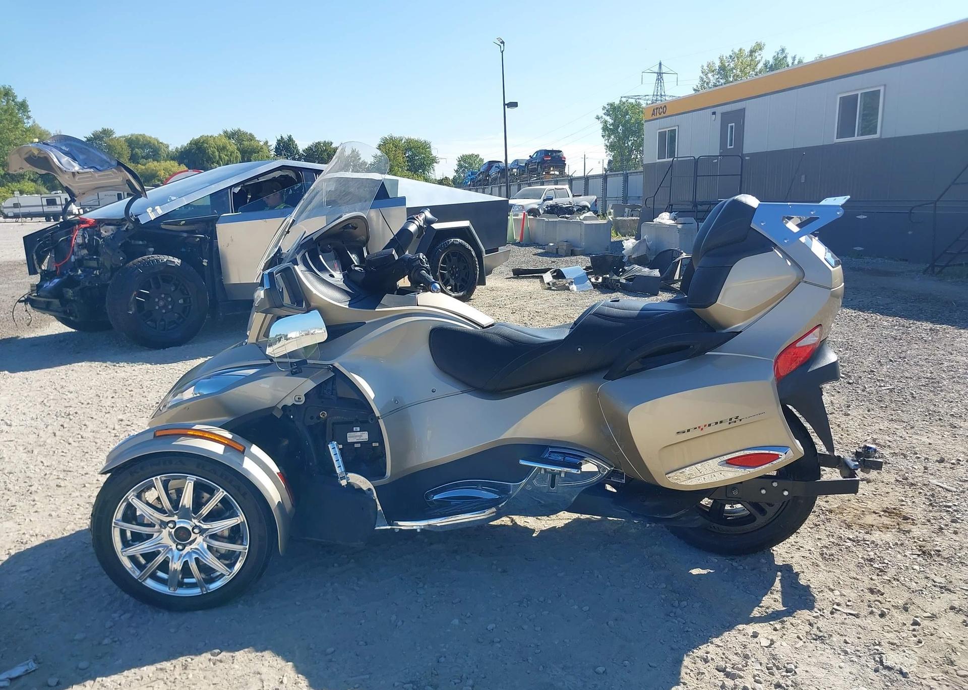 2017 CAN-AM SPYDER ROADSTER RT