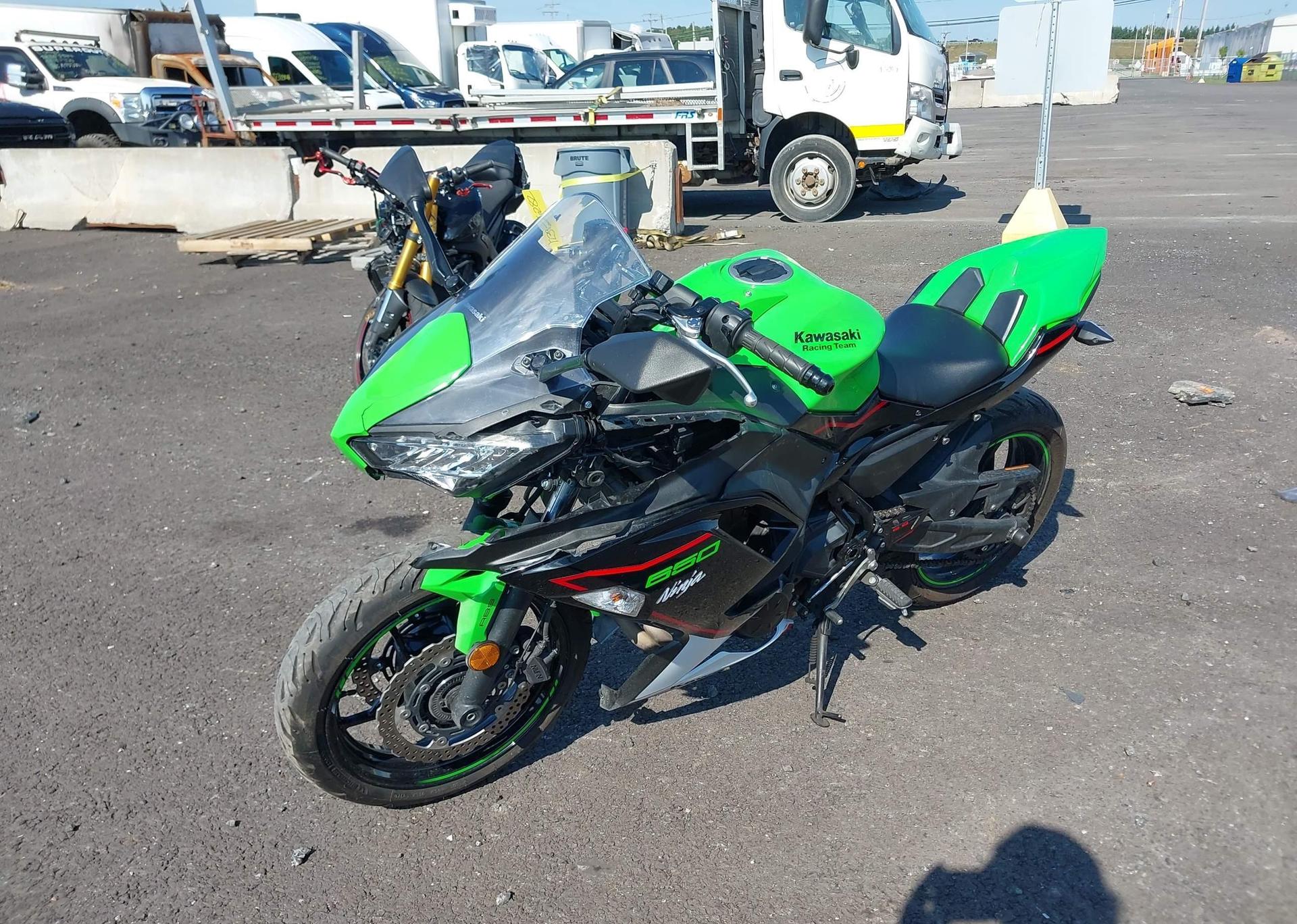 2022 KAWASAKI EX650 M