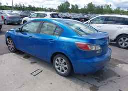 2013 MAZDA 3 I