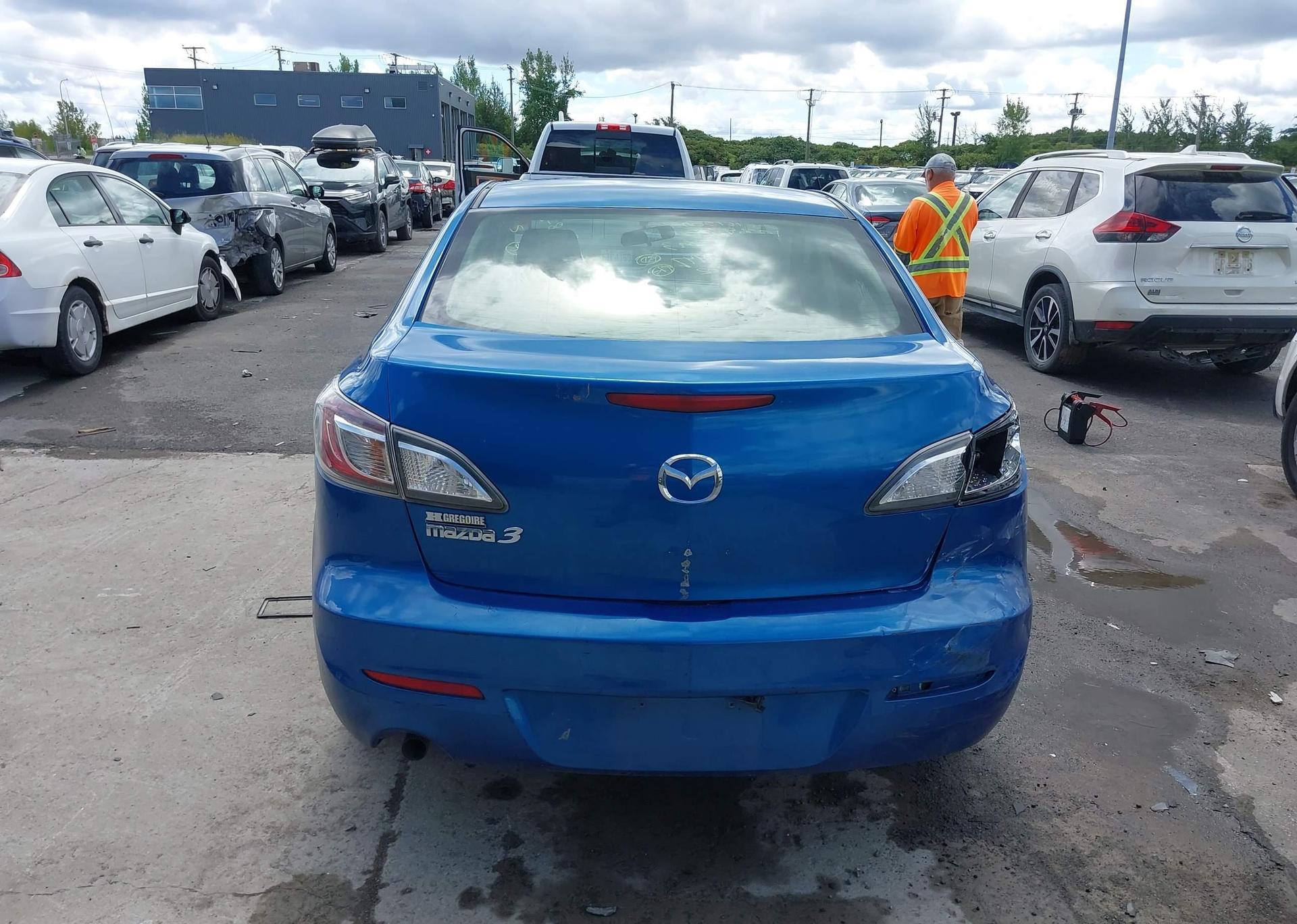 2013 MAZDA 3 I