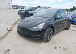 2025 TESLA MODEL Y