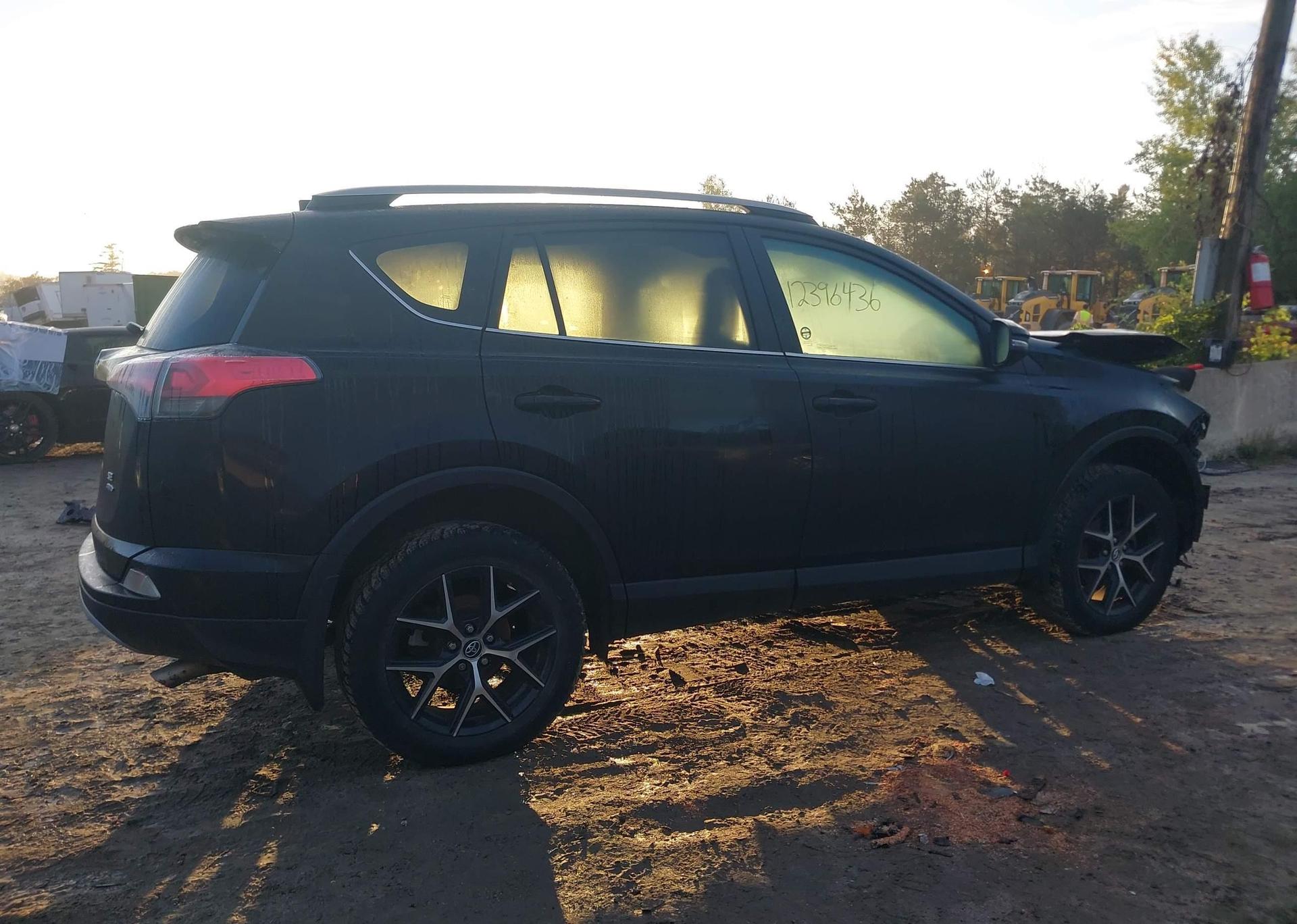 2017 TOYOTA RAV4 SE