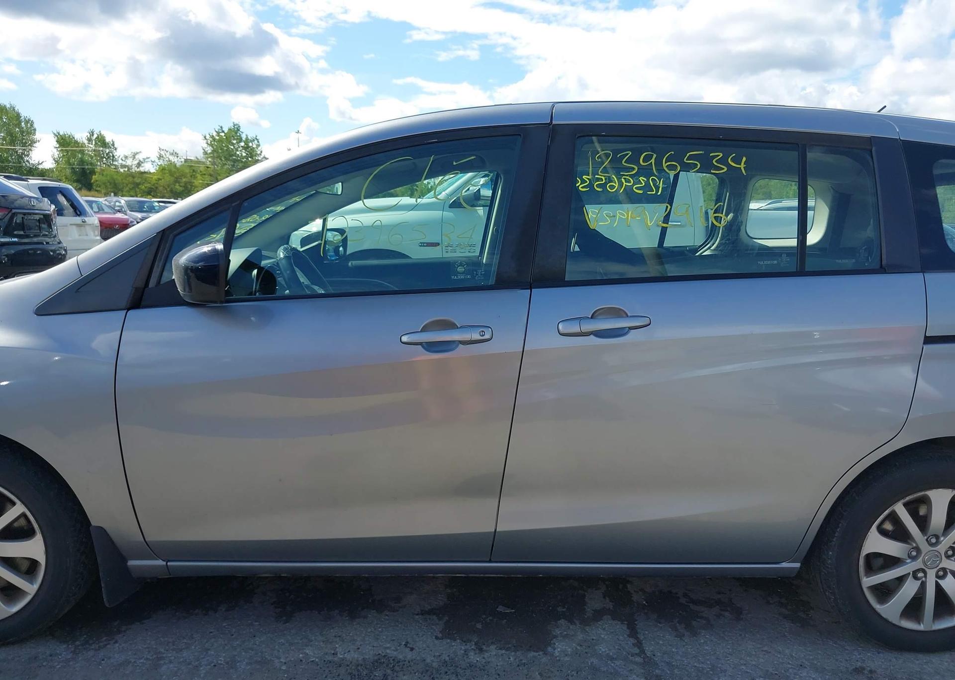 2017 MAZDA MAZDA5 GS