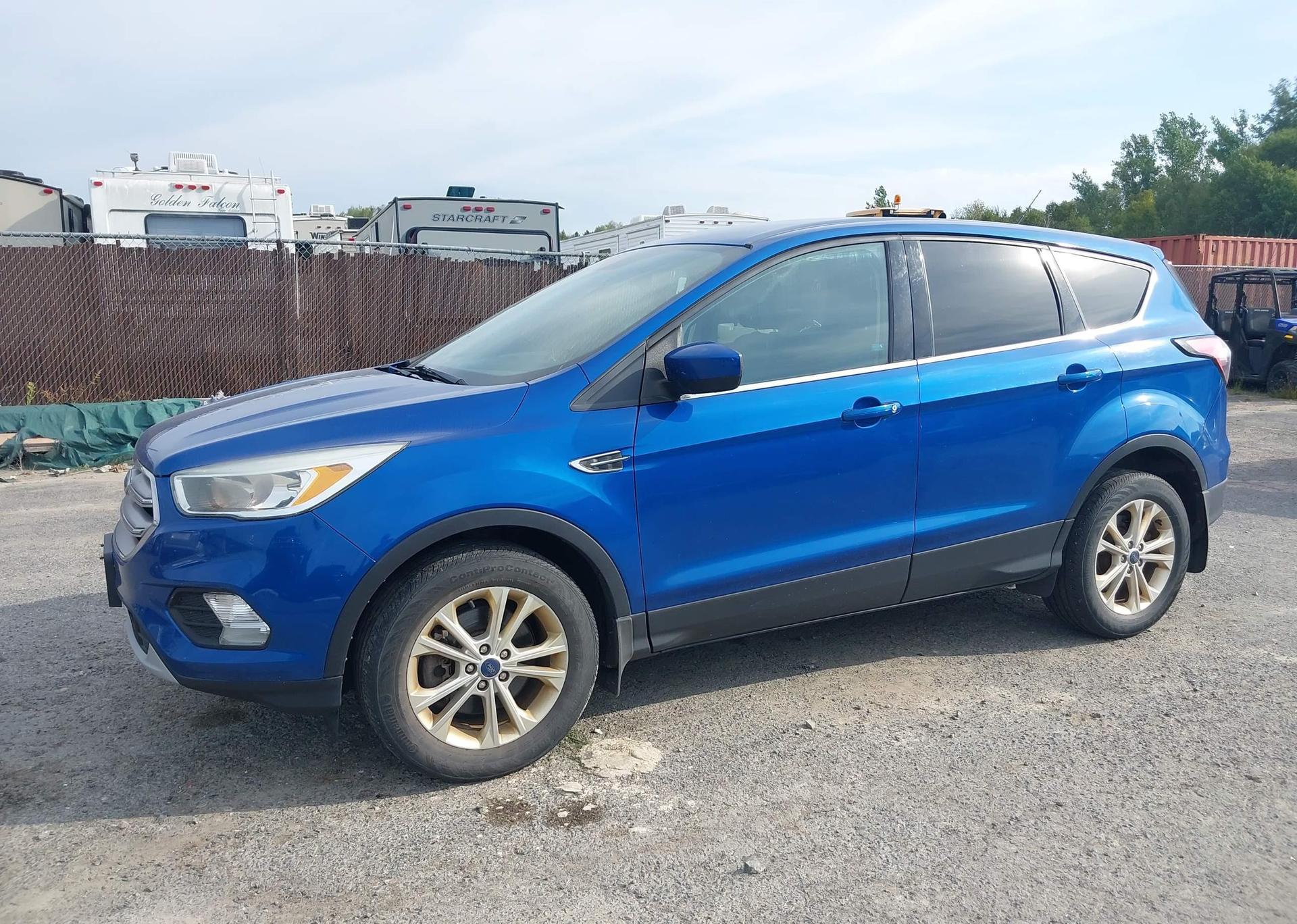 2017 FORD ESCAPE SE