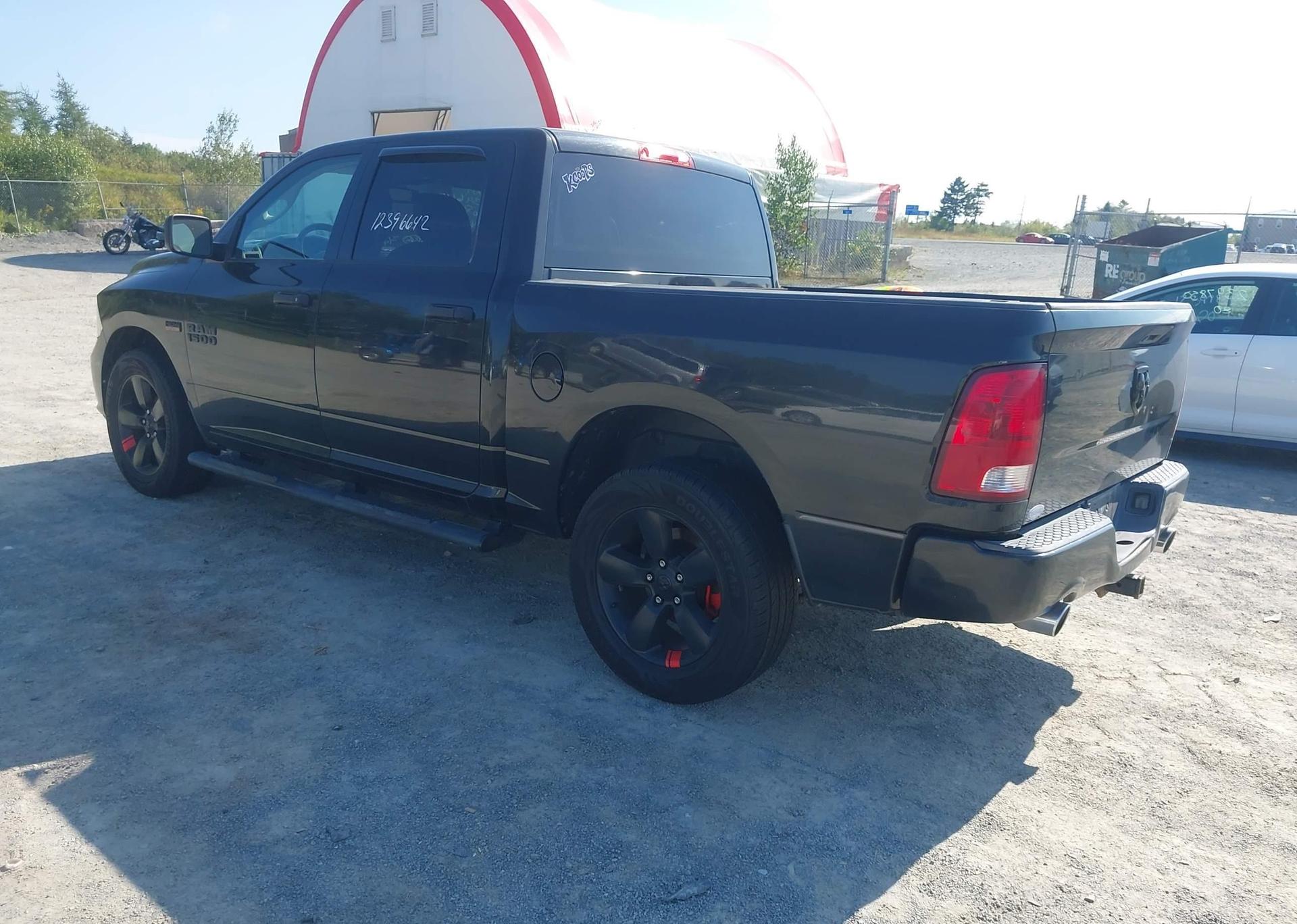 2016 RAM 1500 ST