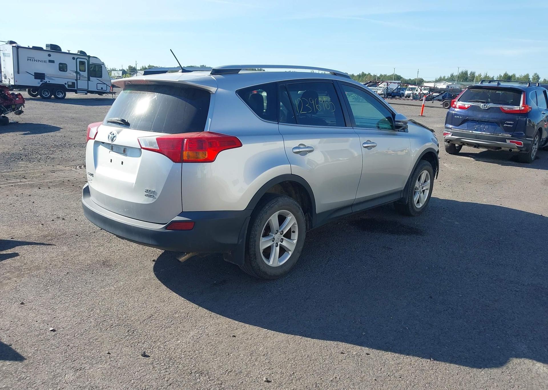 2014 TOYOTA RAV4 XLE