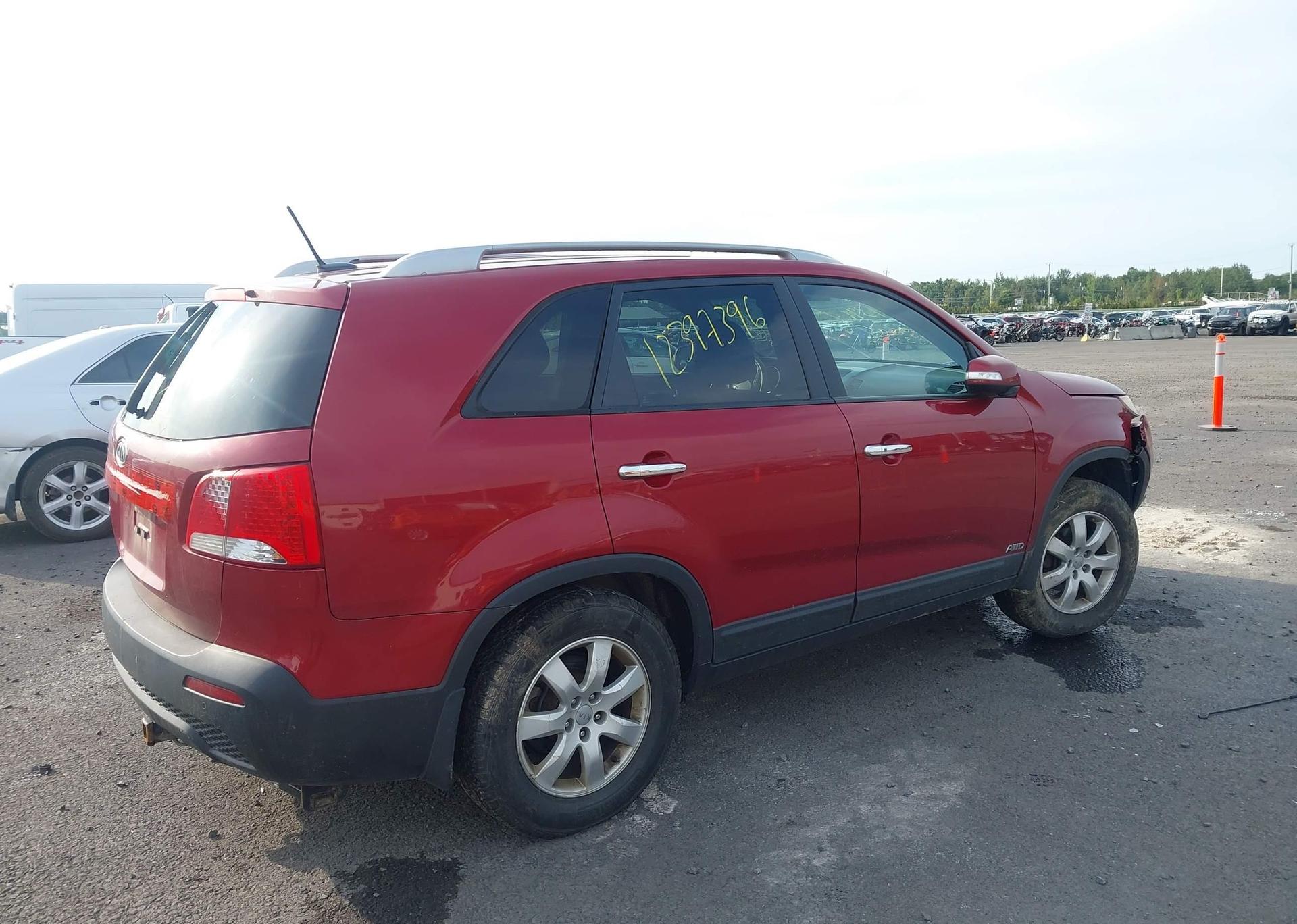 2012 KIA SORENTO LX