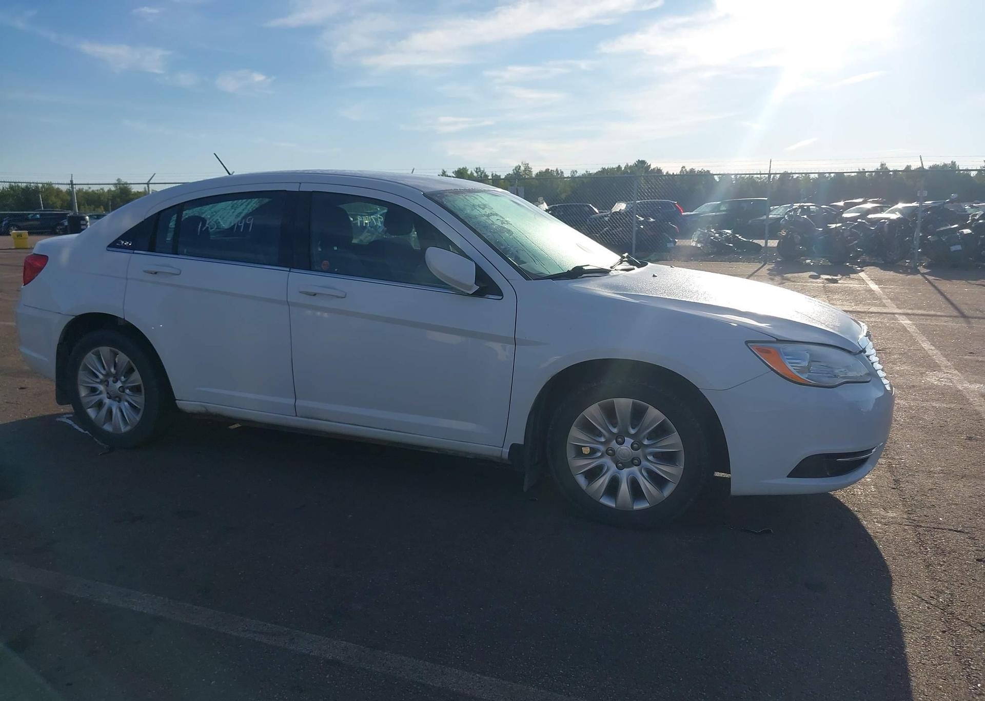 2012 CHRYSLER 200 LX