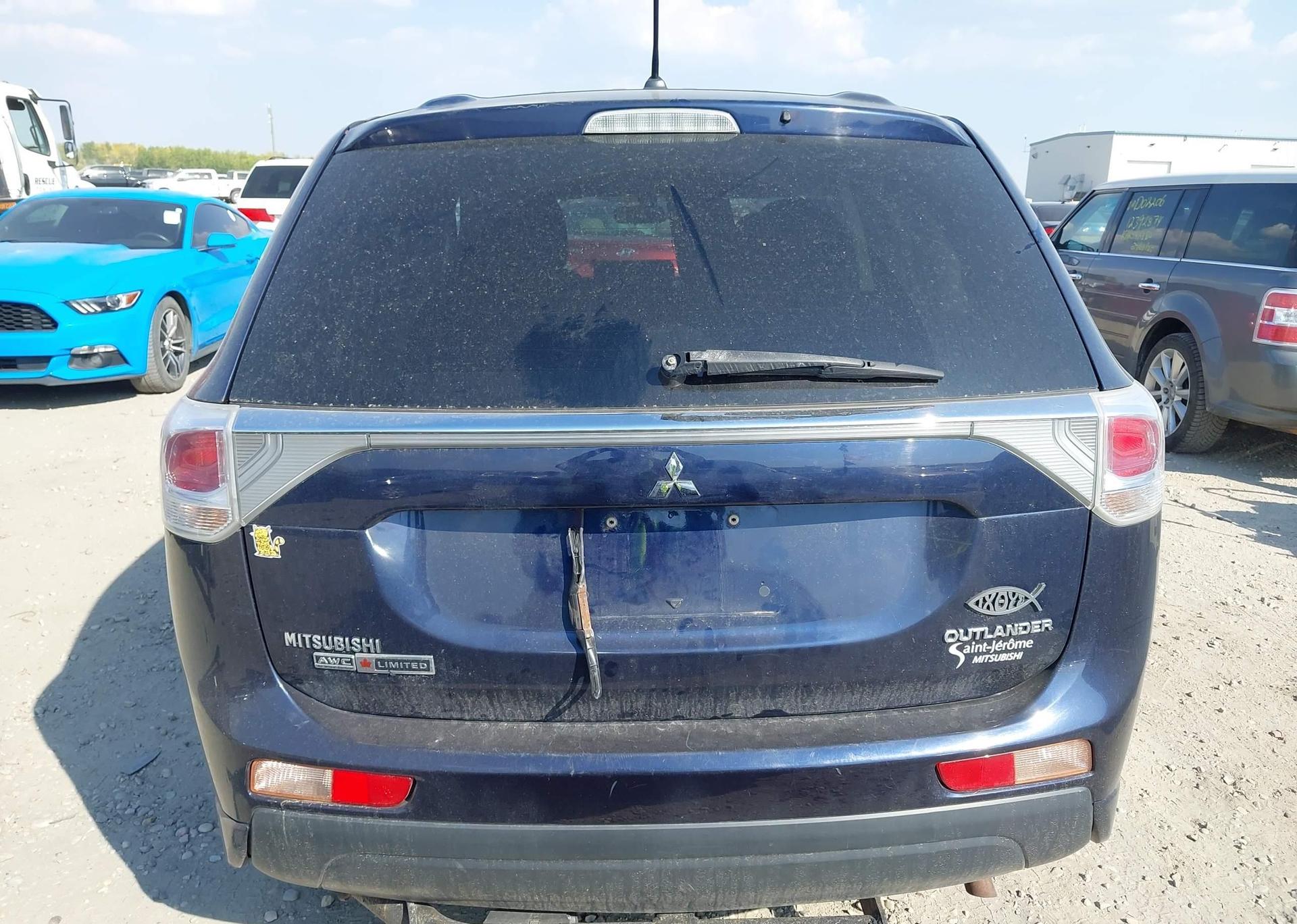 2014 MITSUBISHI OUTLANDER ES