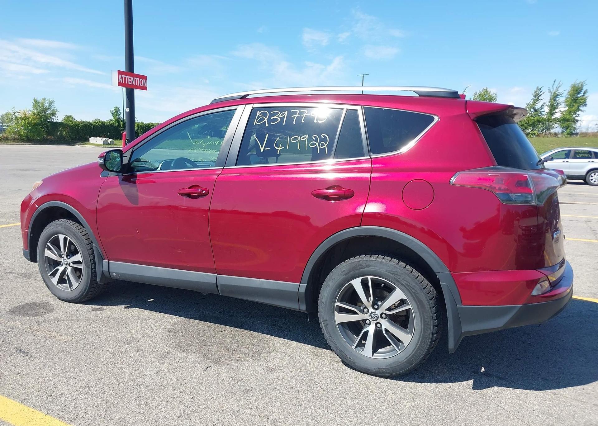 2018 TOYOTA RAV4 LE