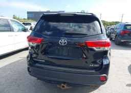 2017 TOYOTA HIGHLANDER LE