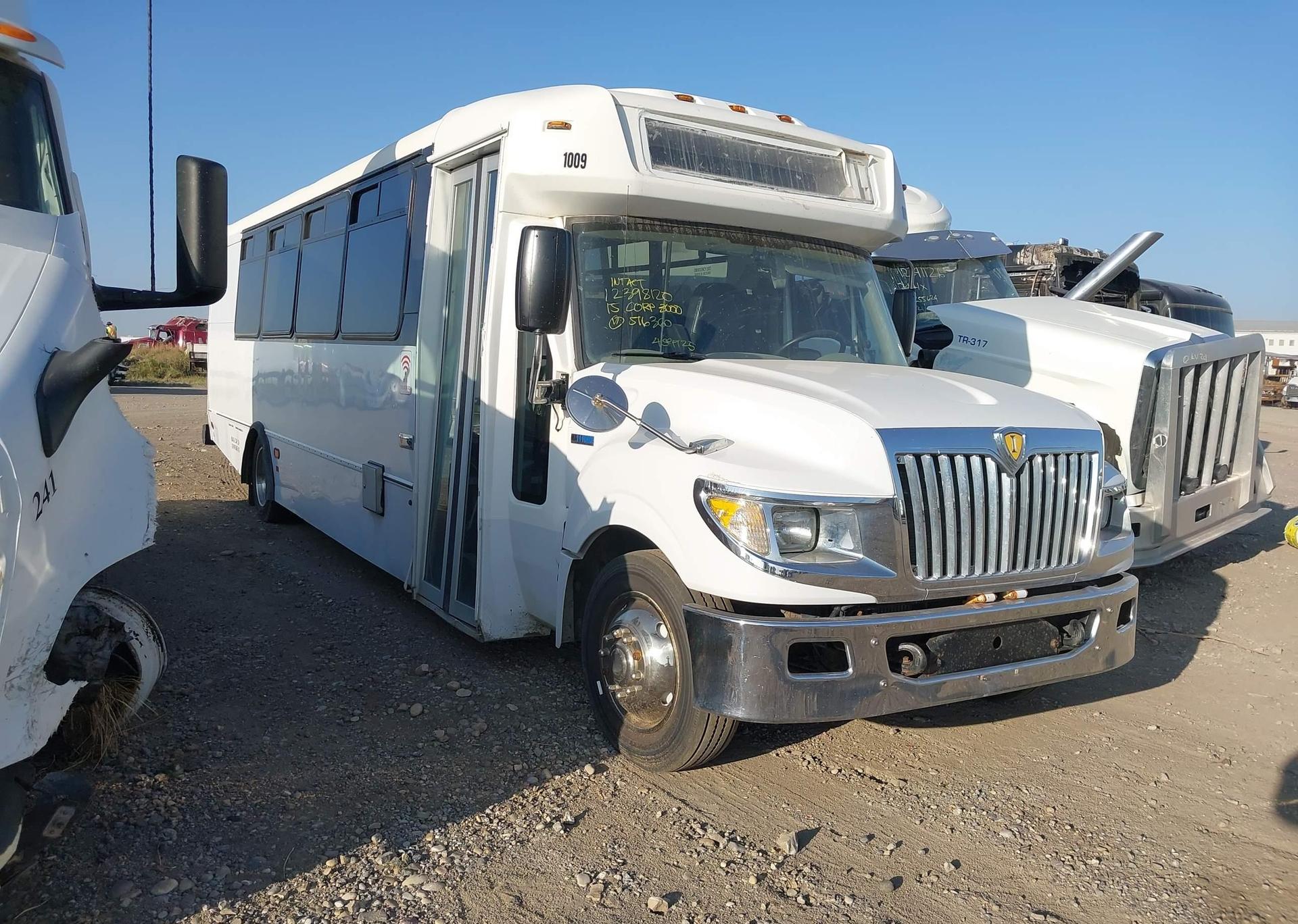 2015 IC CORPORATION 3000 AC